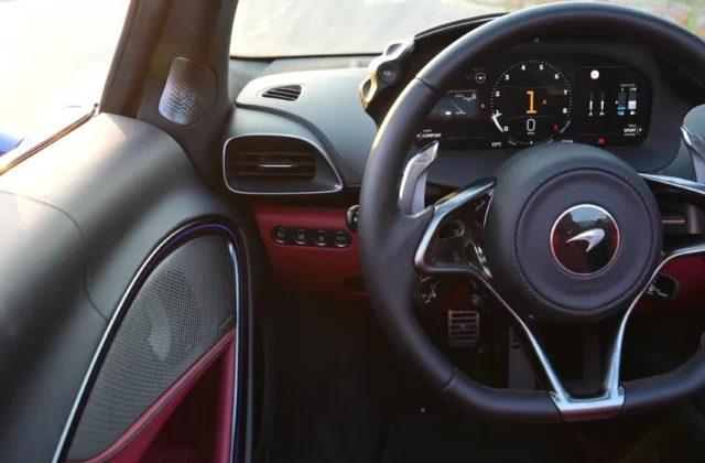 McLaren Artura Spider