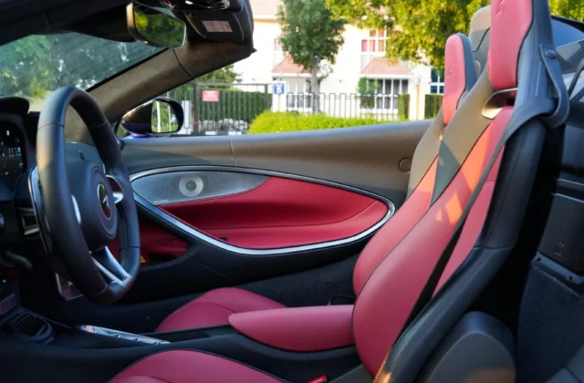 McLaren Artura Spider