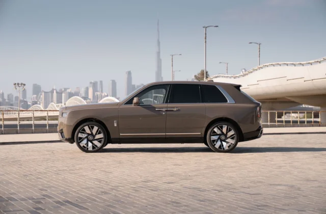 Rolls Royce Cullinan 2025