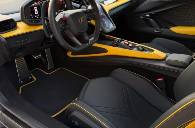 Lamborghini Revuelto