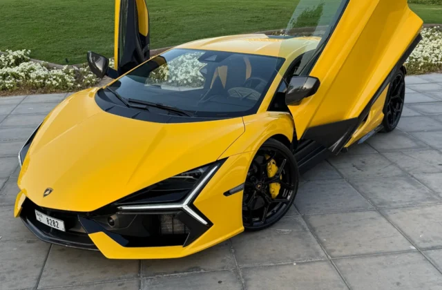 Lamborghini Revuelto