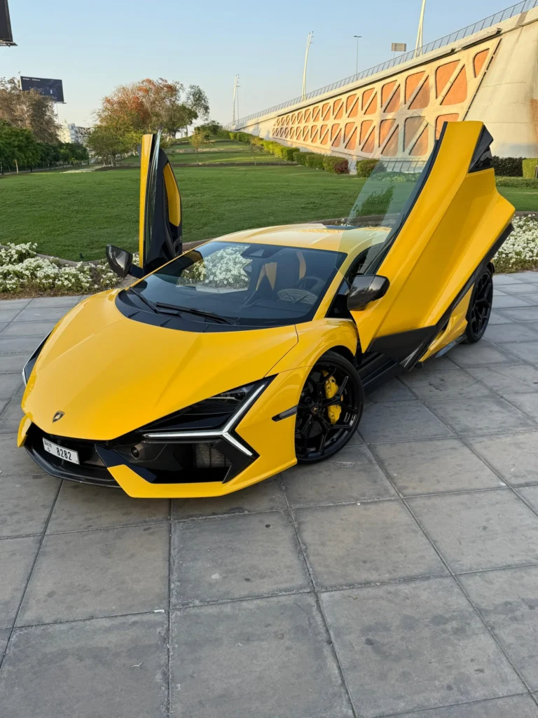 Lamborghini Revuelto