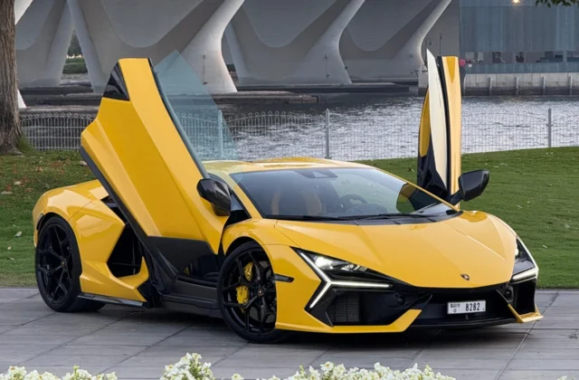 Lamborghini Revuelto