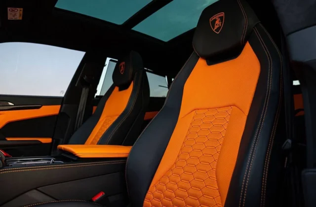 Lamborghini Urus Orange