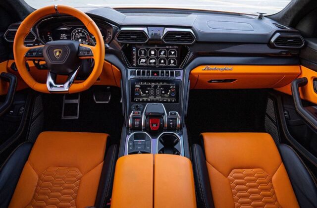 Lamborghini Urus Orange